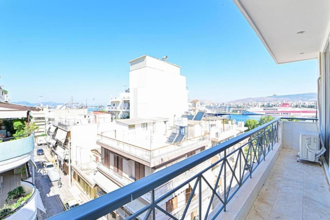 Cozy Located On Port Area- * Le Pirée