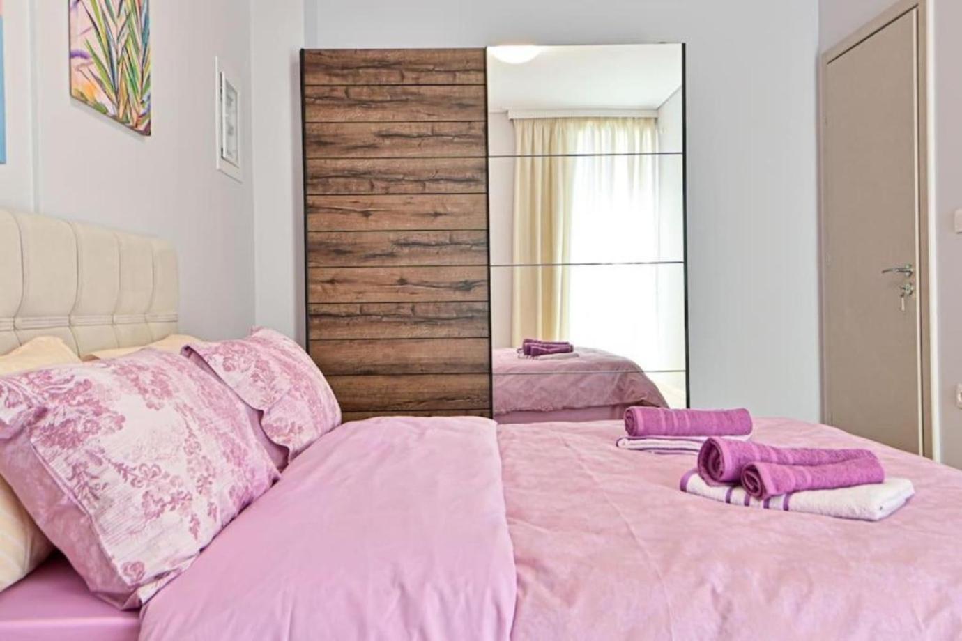 Apartment Cozy Located On Port Area-
